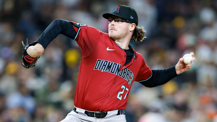 Sep 26, 2025; San Diego, California, USA; Arizona Diamondbacks relief pitcher Andrew Saalfrank (27) throws a pitch during the seventh inning against the San Diego Padres at Petco Park. Mandatory Credit: David Frerker-Imagn Images Sep 26, 2025; San Diego, California, USA; Arizona Diamondbacks relief pitcher Andrew Saalfrank (27) throws a pitch during the seventh inning against the San Diego Padres at Petco Park. Mandatory Credit: David Frerker-Imagn Images