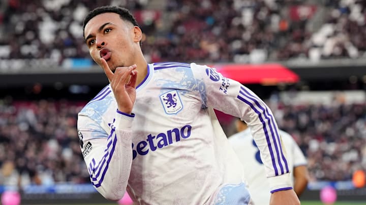 West Ham United v Aston Villa - Premier League - London Stadium