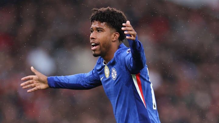 Meio-campista atual pelo Chelsea, da Inglaterra