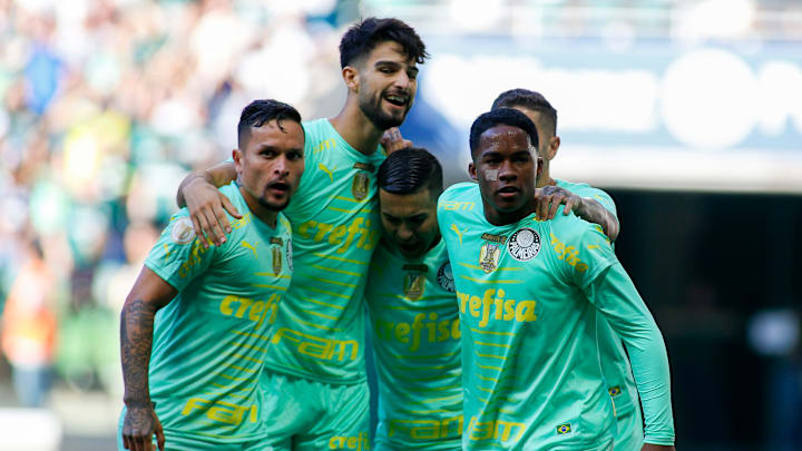 Palmeiras, que vem oscilando defensivamente, volta a campo nesta quarta