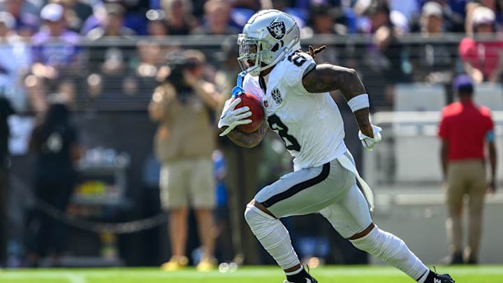 Sep 15, 2024; Baltimore, Maryland, USA; Las Vegas Raiders running back Ameer Abdullah (8) returns a kickoff during the first half against the Baltimore Ravens at M&T Bank Stadium. Mandatory Credit: Reggie Hildred-Imagn Images Sep 15, 2024; Baltimore, Maryland, USA; Las Vegas Raiders running back Ameer Abdullah (8) returns a kickoff during the first half against the Baltimore Ravens at M&T Bank Stadium. Mandatory Credit: Reggie Hildred-Imagn Images