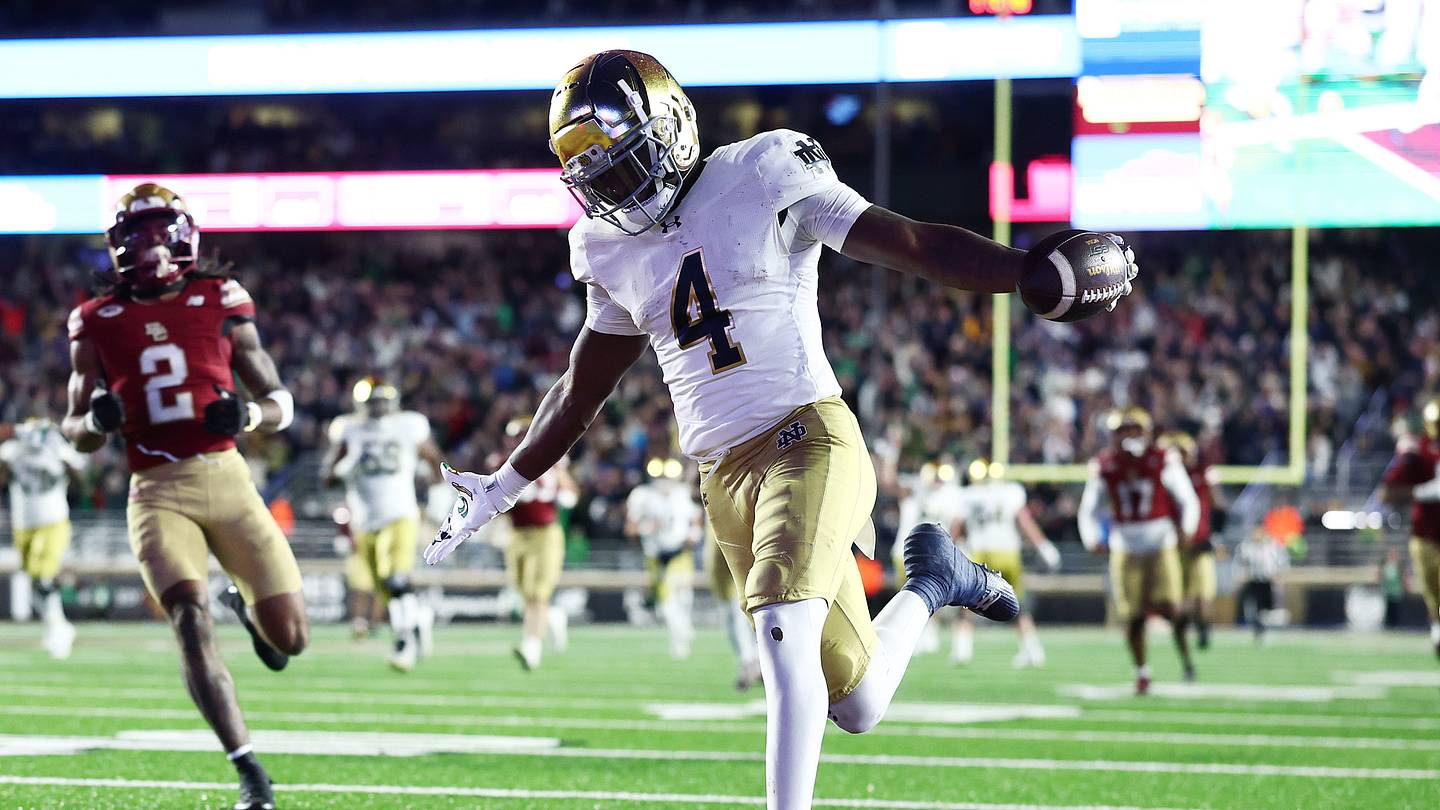 Notre Dame Moves Into Top 10 Ahead of First Playoff Rankings