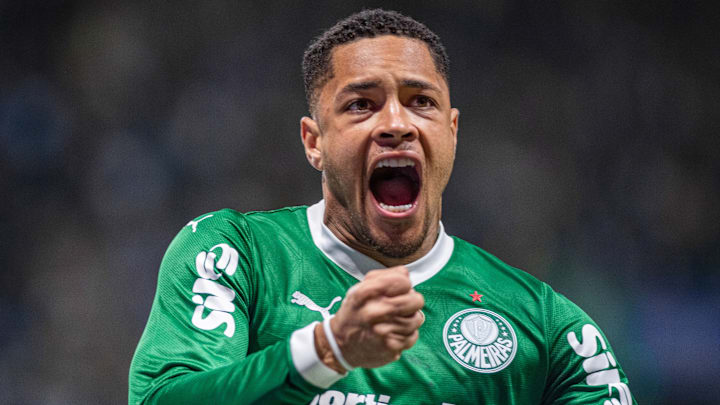 Vitor Roque pode voltar ao XI inicial do Palmeiras em Belo Horizonte 
