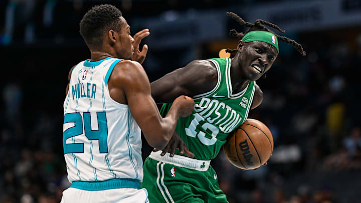 Wenyen Gabriel no pudo jugar en ronda regular con los Celtics tras sí hacer lo propio en Lakers
