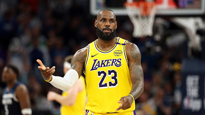 Pese a las buenas actuaciones de LeBron James, los Lakers están cerca de ser eliminados por los Timberwolves 