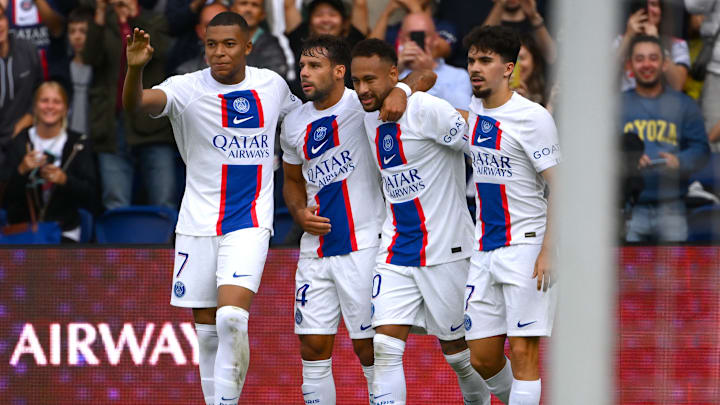 Le PSG reprend la première place grâce à sa victoire face au Stade Brestois (1-0) Le PSG reprend la première place grâce à sa victoire face au Stade Brestois (1-0)
