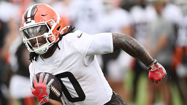 Jun 11, 2026; Berea, OH, USA; Cleveland Browns running back Quinshon Judkins (10) runs with the ball during minicamp at CrossCountry Mortgage Campus. Mandatory Credit: Ken Blaze-Imagn Images

