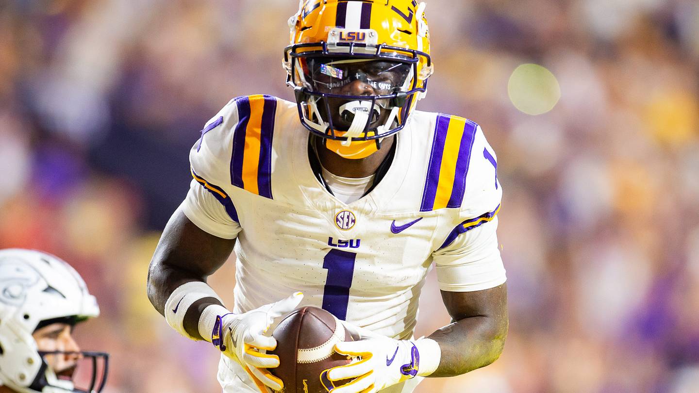 3 Reasons LSU Will Win the SEC and 3 Reasons It Won't