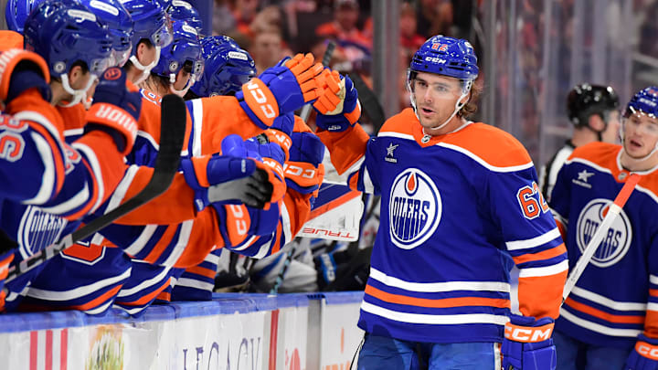 Winnipeg Jets v Edmonton Oilers