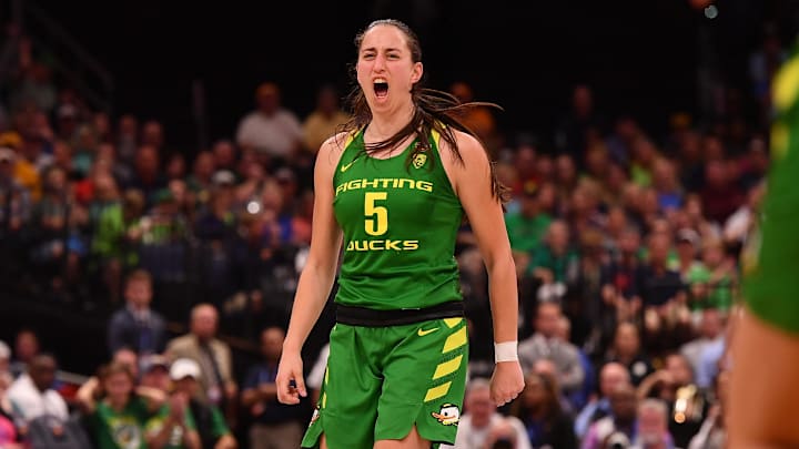 Apr 5, 2019; Tampa, FL, USA; Oregon Ducks guard Maite Cazorla (5) celebrates on the court.