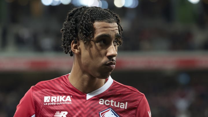 Leny Yoro serait sur le point de quitter le LOSC Leny Yoro serait sur le point de quitter le LOSC