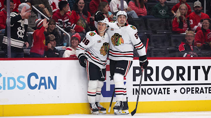 Chicago Blackhawks v Detroit Red Wings