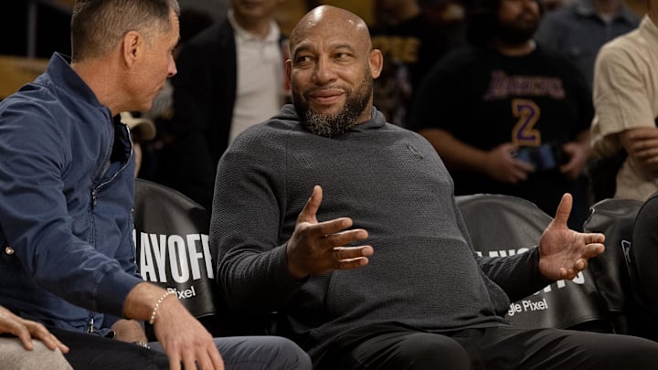 Charles Barkley isn't completely blaming Darvin Ham for the Lakers' issues. 