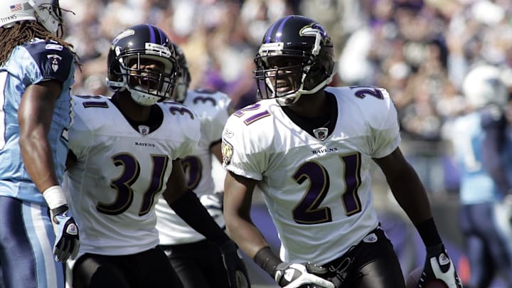 October 5, 2008; Baltimore, MD, USA; Baltimore Ravens cornerback Chris McAlister (21) celebrates his second quarter interception against the Tennessee Titans at M&T Bank Stadium. Mandatory Credit: Geoff Burke-Imagn Images
