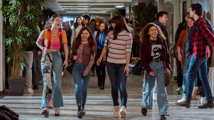 Ginny & Georgia. (L to R) Sara Waisglass as Maxine Baker, Katie Douglas as Abby, Chelsea Clark as Norah, Antonia Gentry as Ginny in episode 205 of Ginny & Georgia. Cr. Amanda Matlovich/Netflix © 2022