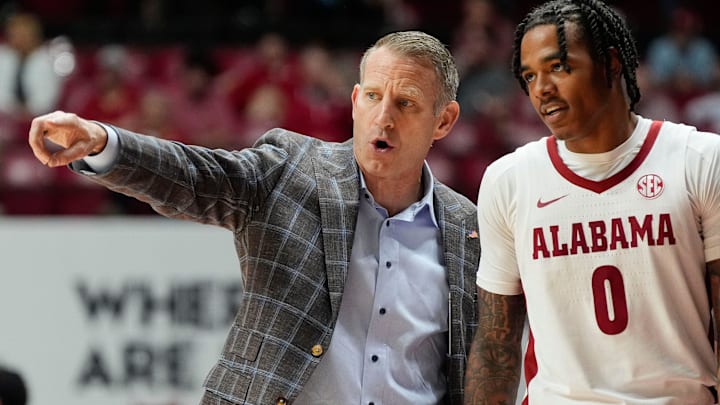 Nov 11, 2024; Tuscaloosa, AL, USA; Alabama head coach Nate Oats gives directions to Alabama guard Labaron Philon (0) at Coleman Coliseum