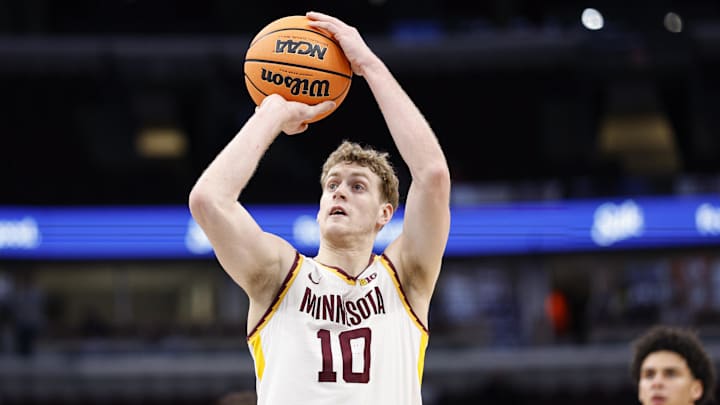 Mar 11, 2026; Chicago, IL, USA; Minnesota Golden Gophers forward Cade Tyson (10) shoots a free throw against the Rutgers Scarlet Knights during the second half at United Center. Mandatory Credit: Kamil Krzaczynski-Imagn Images