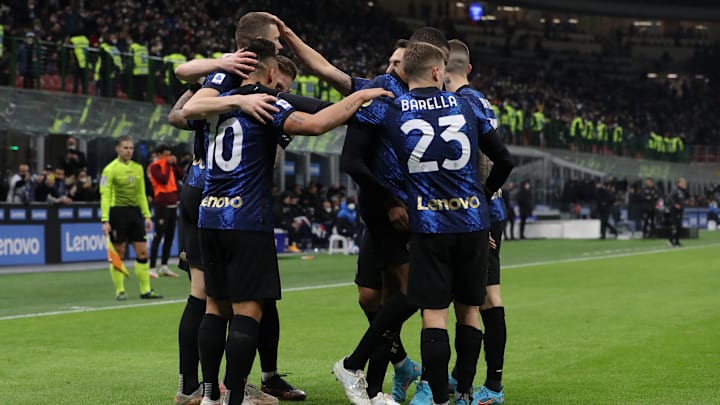 Die Inter-Stars freuen sich über einen ihrer fünf Treffer.