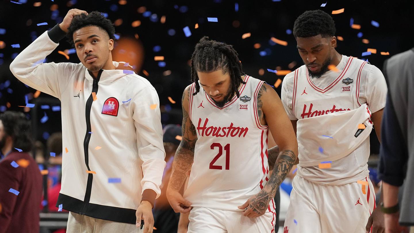 Cincinnati Eyes Big 12 Title in Baylor Showdown
