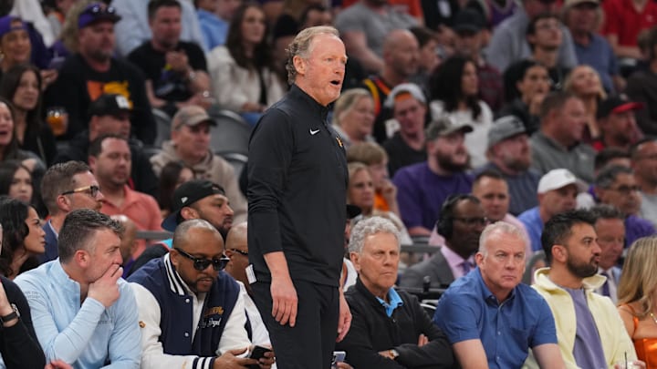 Mar 19, 2025; Phoenix, Arizona, USA; Phoenix Suns head coach Mike Budenholzer looks on against the Chicago Bulls during the first half at PHX Aena. Mandatory Credit: Joe Camporeale-Imagn Images Mar 19, 2025; Phoenix, Arizona, USA; Phoenix Suns head coach Mike Budenholzer looks on against the Chicago Bulls during the first half at PHX Aena. Mandatory Credit: Joe Camporeale-Imagn Images