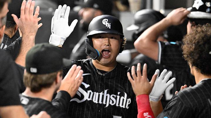 Sep 17, 2026; Chicago, Illinois, USA; Chicago White Sox first baseman Munetaka Murakami (5) celebrates with teammates in the dugout after his three run home run during the first inning against the Detroit Tigers at Rate Field. Mandatory Credit: Matt Marton-Imagn Images Sep 17, 2026; Chicago, Illinois, USA; Chicago White Sox first baseman Munetaka Murakami (5) celebrates with teammates in the dugout after his three run home run during the first inning against the Detroit Tigers at Rate Field. Mandatory Credit: Matt Marton-Imagn Images