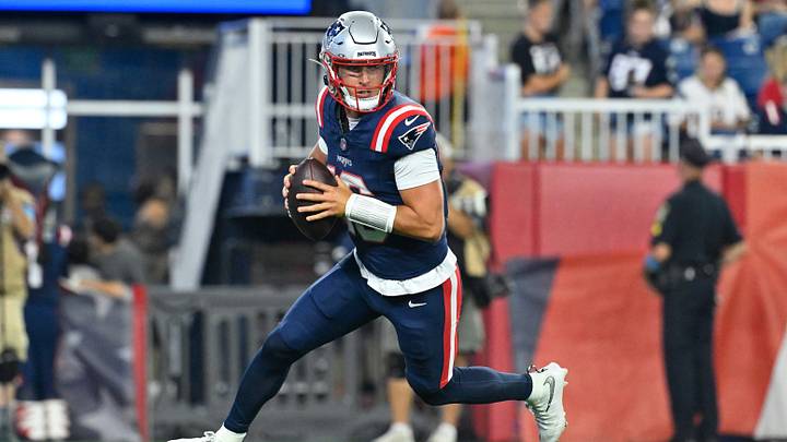 Aug 13, 2026; Foxborough, Massachusetts, USA; New England Patriots quarterback Tommy DeVito (16) scrambles out of the pocket during the first half against the Indianapolis Colts at Gillette Stadium. Mandatory Credit: Eric Canha-Imagn Images Aug 13, 2026; Foxborough, Massachusetts, USA; New England Patriots quarterback Tommy DeVito (16) scrambles out of the pocket during the first half against the Indianapolis Colts at Gillette Stadium. Mandatory Credit: Eric Canha-Imagn Images