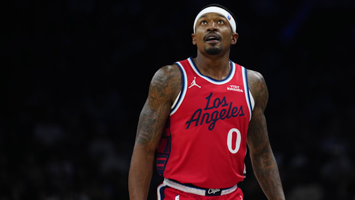 Clippers guard Bradley Beal (0) looks up at the scoreboard as he plays against the Suns during a game at the Mortgage Matchup Center on Nov. 6, 2025.