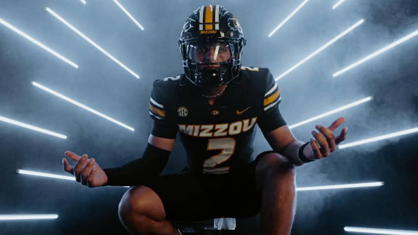 Mizzou QB Commit Braylen Warren Puts on Recruiting Hat Durin