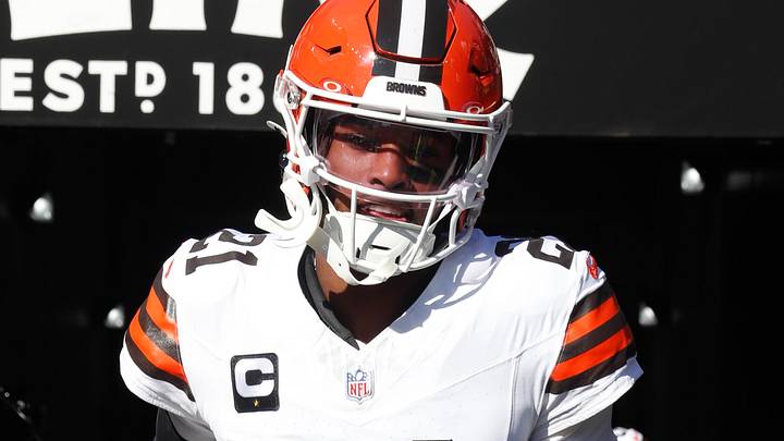 Dec 8, 2024; Pittsburgh, Pennsylvania, USA; Cleveland Browns cornerback Denzel Ward (21) takes the field to play the Pittsburgh Steelers at Acrisure Stadium. Mandatory Credit: Charles LeClaire-Imagn Images Dec 8, 2024; Pittsburgh, Pennsylvania, USA; Cleveland Browns cornerback Denzel Ward (21) takes the field to play the Pittsburgh Steelers at Acrisure Stadium. Mandatory Credit: Charles LeClaire-Imagn Images