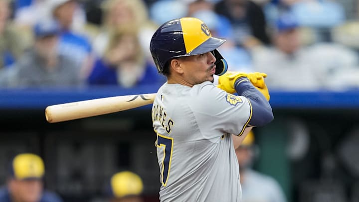 May 6, 2024; Kansas City, Missouri, USA; Milwaukee Brewers shortstop Willy Adames (27) hits a single