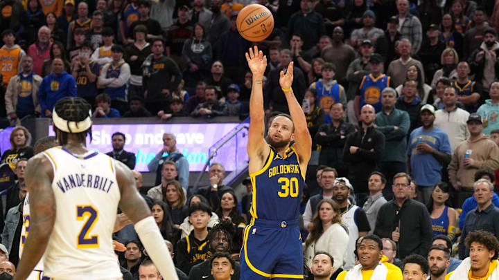 Golden State Warriors guard Stephen Curry (30) shoots.