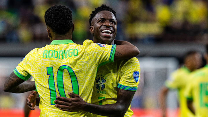 Sem Neymar, Rodrygo segue com a 10 da Seleção. Vini Jr. fica com a 7.