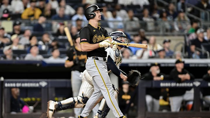 Pittsburgh Pirates outfielder Bryan Reynolds (10) hits a two-run home run against the New York Yankees during the eighth inning at Yankee Stadium. 