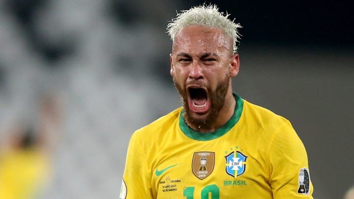 Camisa 10 salienta fato de não estar convivendo com lesões