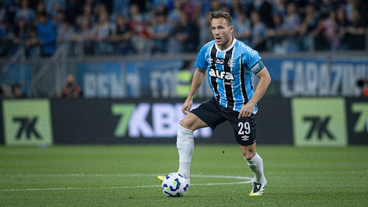 Arthur não joga desde a final do Gauchão