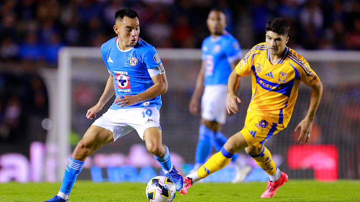 Cruz Azul v Tigres UANL - Torneo Apertura 2024 Liga MX