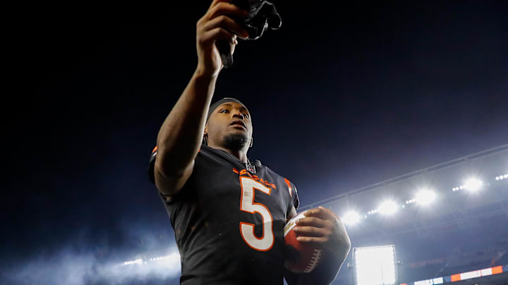 Nov 5, 2023; Cincinnati, Ohio, USA; Cincinnati Bengals wide receiver Tee Higgins (5) hands his