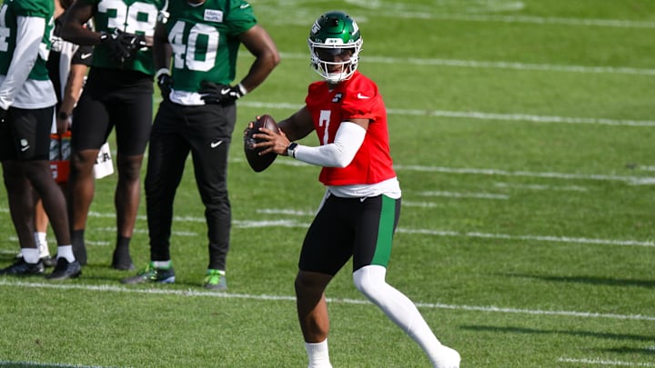 Jul 24, 2025; Florham Park, NY, USA; New York Jets quarterback Justin Fields (7) participates in a drill during training camp at Atlantic Health Jets Training Center. Mandatory Credit: John Jones-Imagn Images