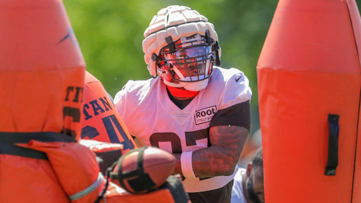 Cleveland Browns defensive end Perrion Winfrey works on pass rushing drill during training camp 