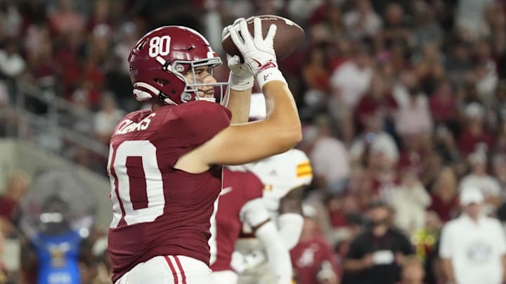 Sep 6, 2025; Tuscaloosa, Alabama, USA; Alabama tight end Josh Cuevas (80) catches a touchdown pass against UL Monroe at Saban Field at Bryant-Denny Stadium. Alabama defeated UL Monroe 73-0. Mandatory Credit: Gary Cosby Jr.-Imagn Images Sep 6, 2025; Tuscaloosa, Alabama, USA; Alabama tight end Josh Cuevas (80) catches a touchdown pass against UL Monroe at Saban Field at Bryant-Denny Stadium. Alabama defeated UL Monroe 73-0. Mandatory Credit: Gary Cosby Jr.-Imagn Images