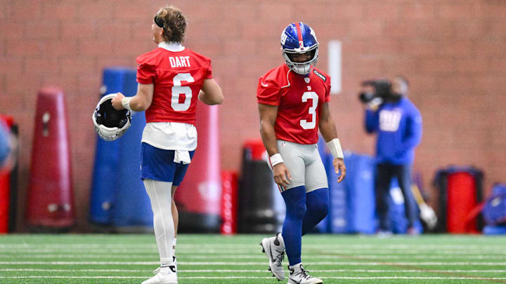 New York Giants quarterbacks Jaxson Dart (6) and Russell Wilson  