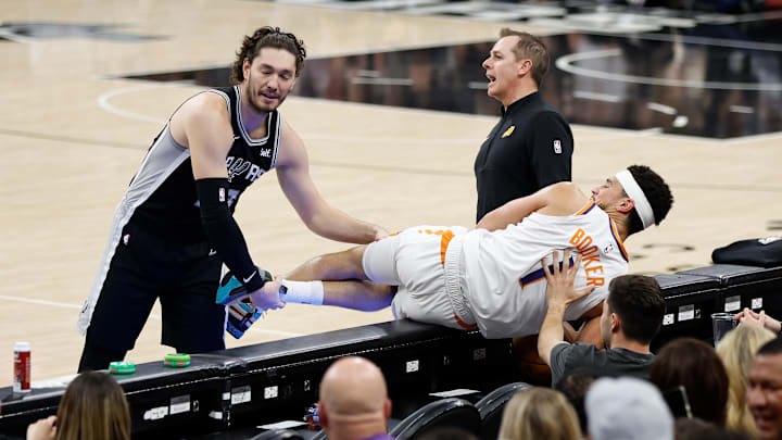 Phoenix Suns v San Antonio Spurs