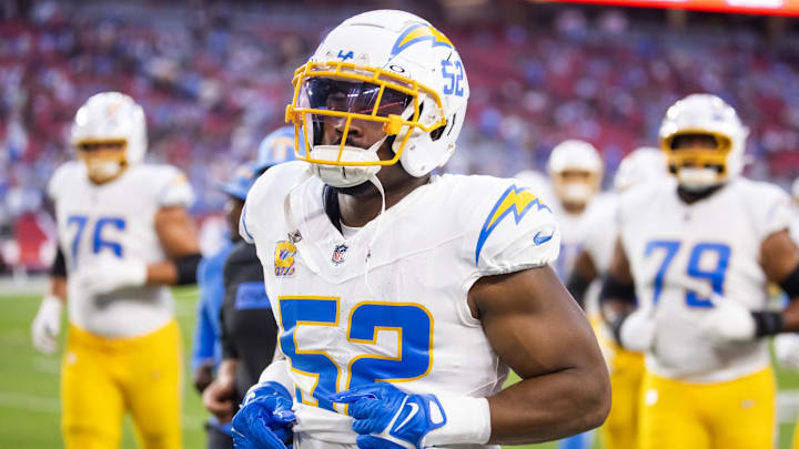 Los Angeles Chargers linebacker Khalil Mack (52).