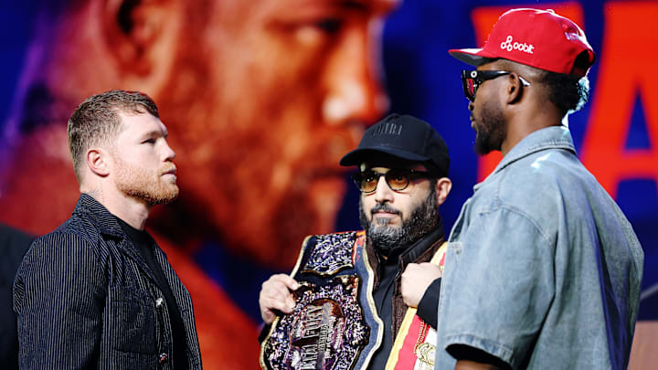 Saúl "Canelo" Álvarez y William Scull en la presentación de su pelea 