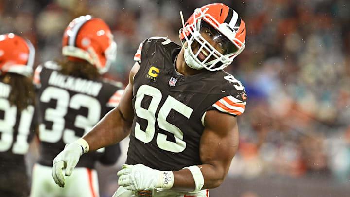 Myles Garrett gives Cowboys' Jerry Jones chance to complete ultimate  redemption arc