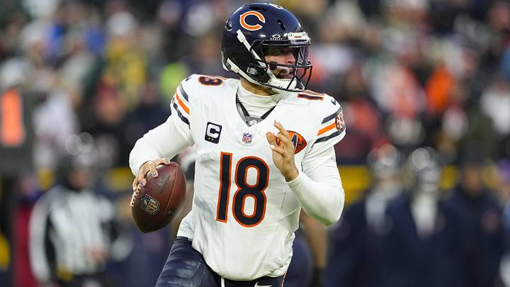 Dec 7, 2025; Green Bay, Wisconsin, USA; Chicago Bears quarterback Caleb Williams (18) during the game against the Green Bay Packers at Lambeau Field. Mandatory Credit: Jeff Hanisch-Imagn Images Dec 7, 2025; Green Bay, Wisconsin, USA; Chicago Bears quarterback Caleb Williams (18) during the game against the Green Bay Packers at Lambeau Field. Mandatory Credit: Jeff Hanisch-Imagn Images