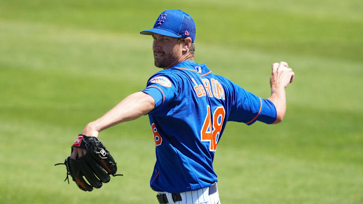 Jacob deGrom se lastimó el hombro en una práctica de los  Mets