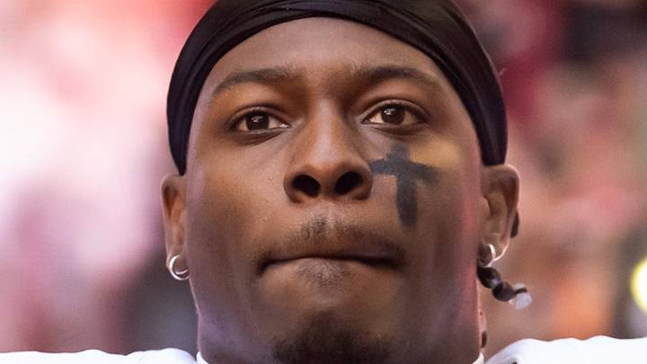 Indianapolis Colts linebacker Akeem Davis-Gaither on the sidelines