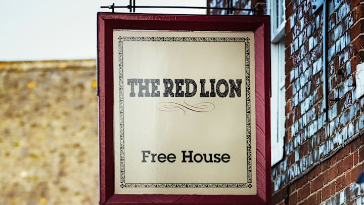 Ye Olde Red Lion Pub.