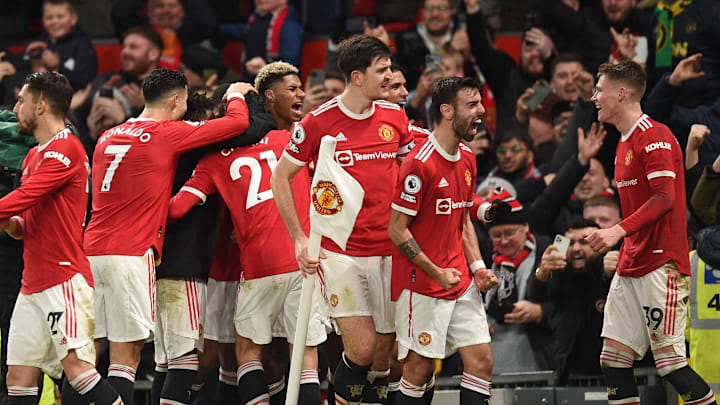 Jugadores del Manchester United celebran un gol